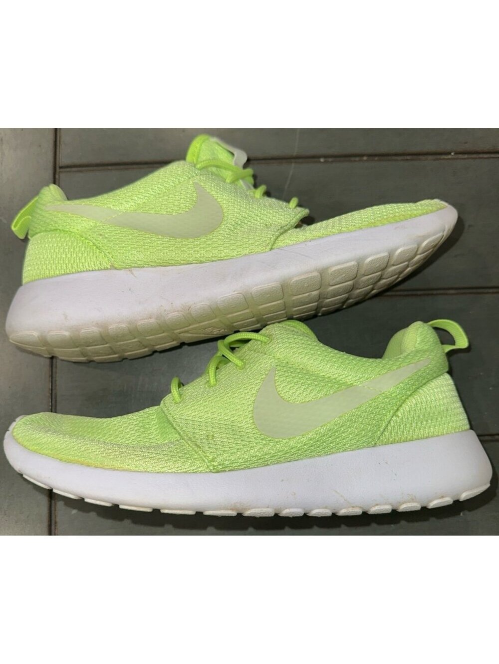 Nike light green running shoes size 6.5
